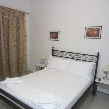 Katerina Apartments Triovasalos ภายนอก รูปภาพ