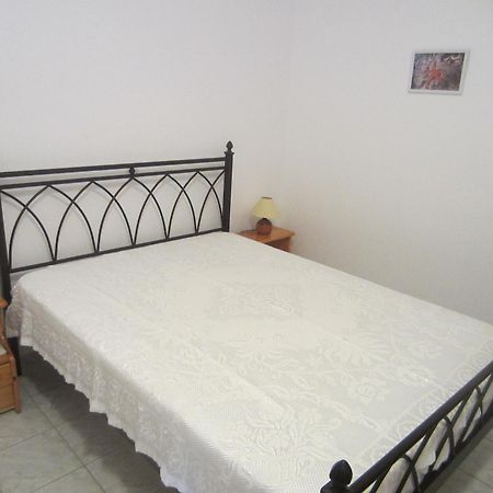 Katerina Apartments Triovasalos ภายนอก รูปภาพ