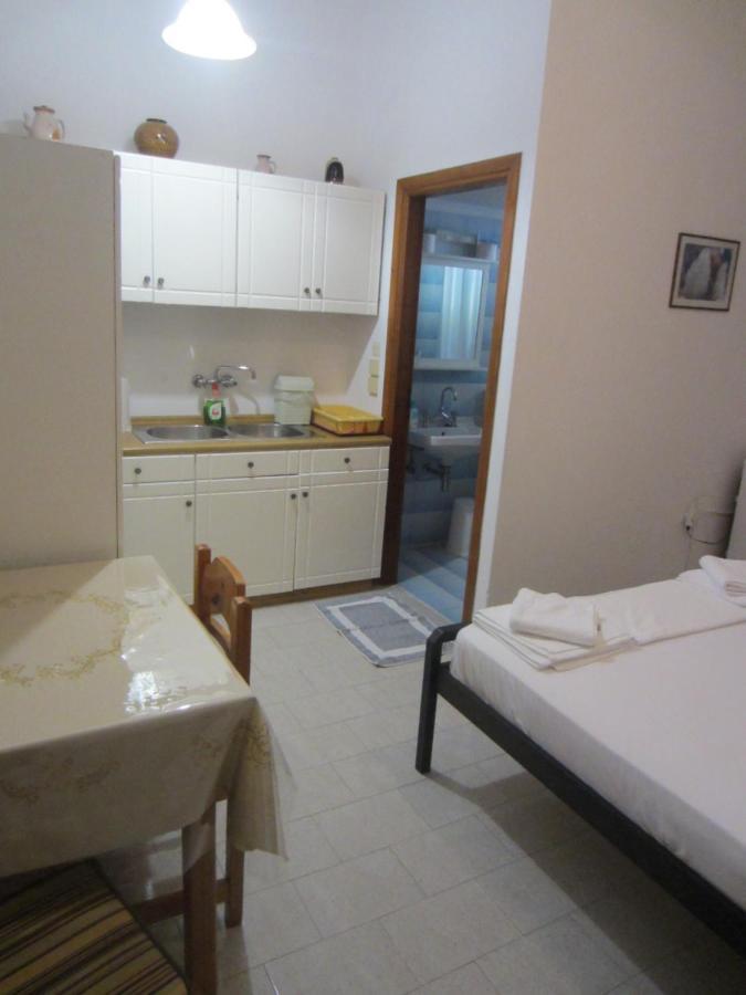 Katerina Apartments Triovasalos ภายนอก รูปภาพ
