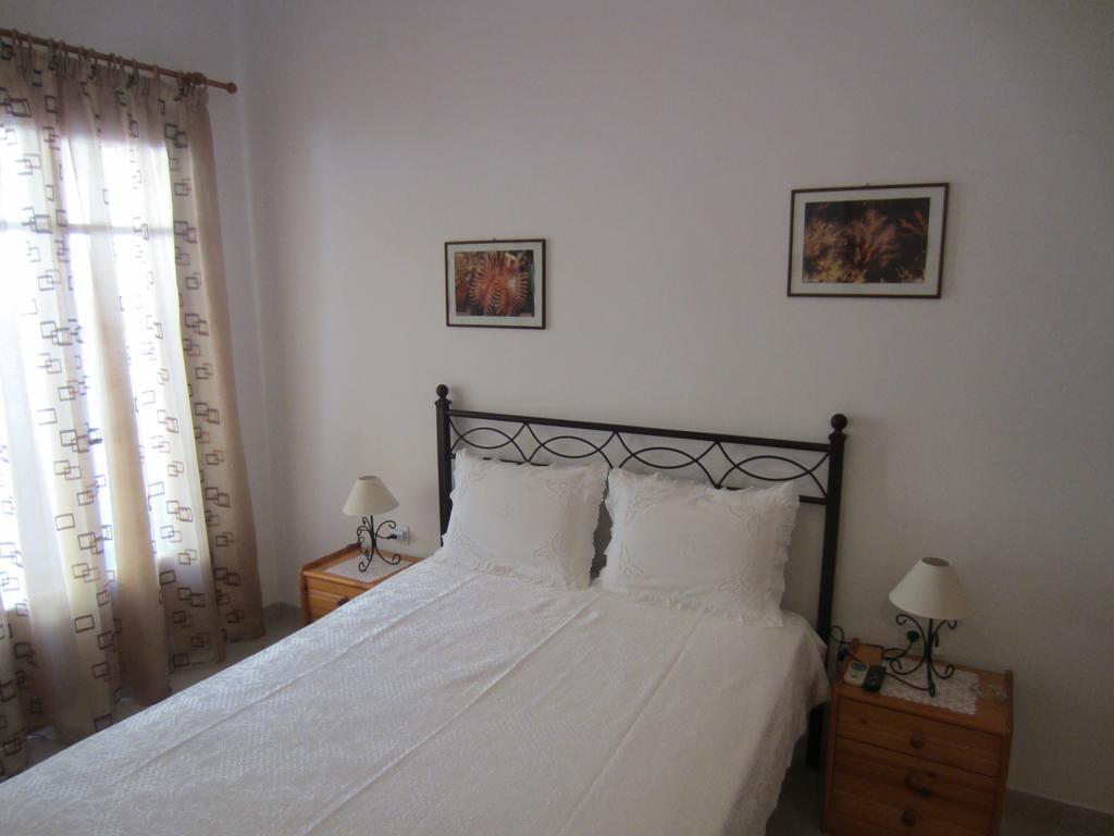 Katerina Apartments Triovasalos ภายนอก รูปภาพ