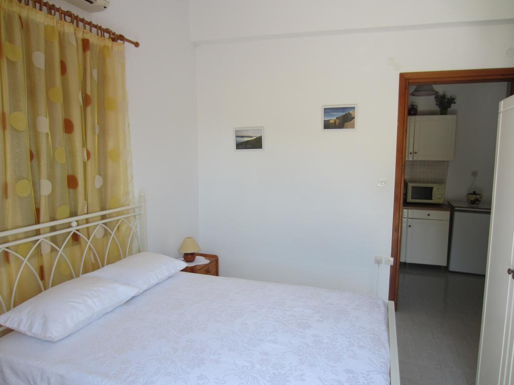 Katerina Apartments Triovasalos ภายนอก รูปภาพ