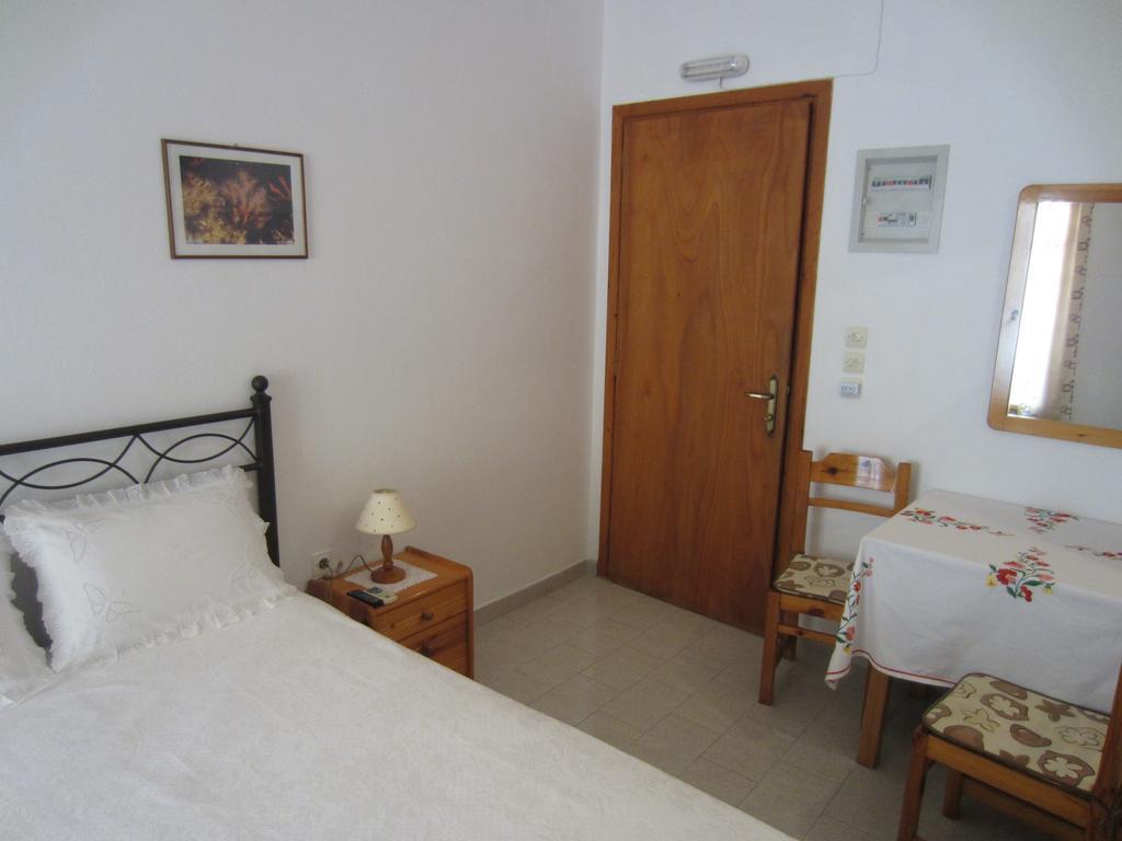 Katerina Apartments Triovasalos ภายนอก รูปภาพ
