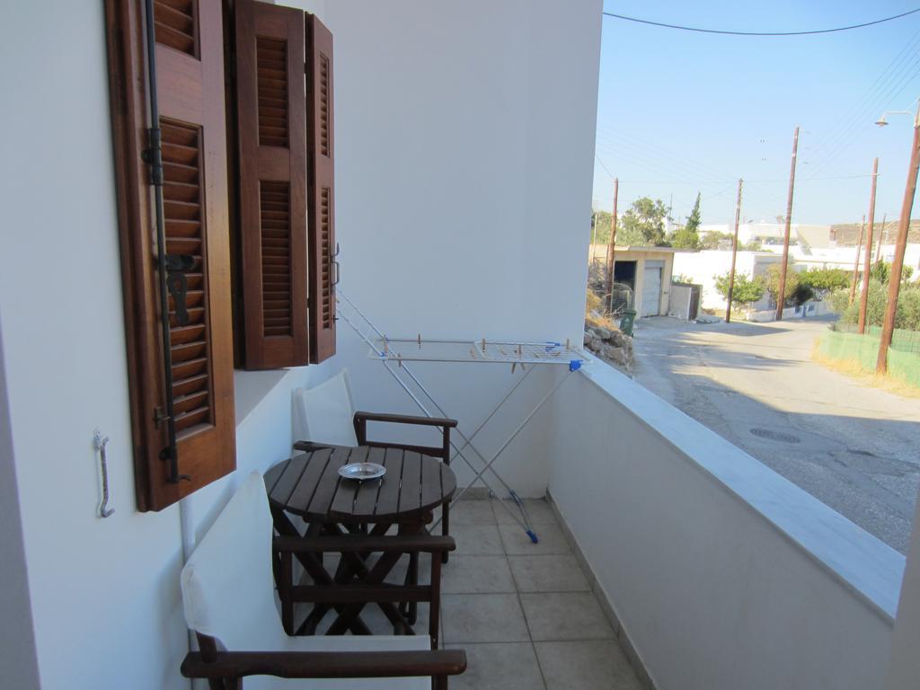 Katerina Apartments Triovasalos ภายนอก รูปภาพ